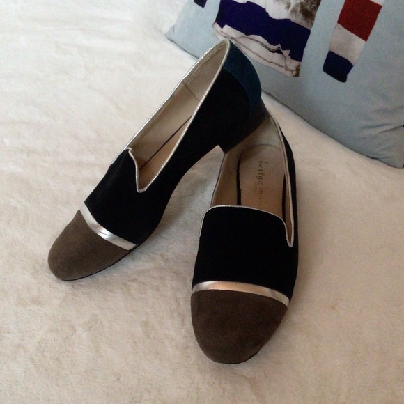 bettye muller Shoes - Bettye Muller Multicolored Slip On Loafers 7.5